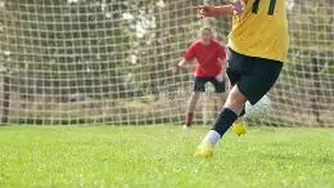 [惊喜揭晓]2025140期双色球号码大揭秘：复式8+2策略深度解析，揭秘中奖密码！